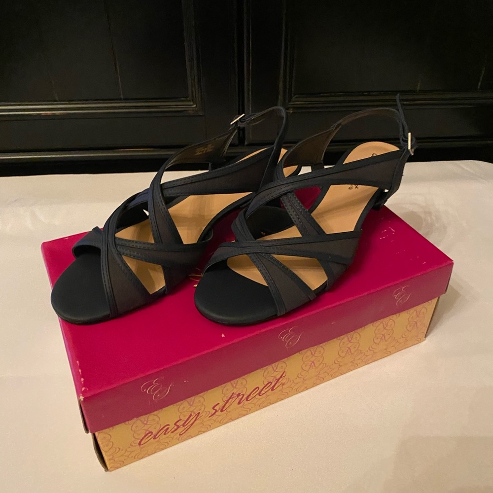 Easy Street Tristan Dress Sandals. Brand New with Box.